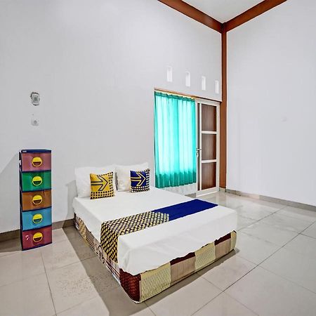 Hotel Oyo 92006 Kost Sejahtera Syariah Sidoarjo Esterno foto