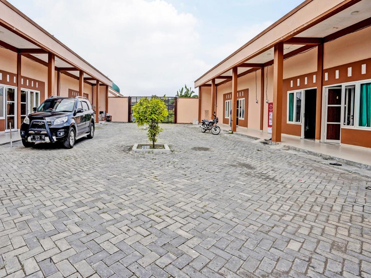 Hotel Oyo 92006 Kost Sejahtera Syariah Sidoarjo Esterno foto