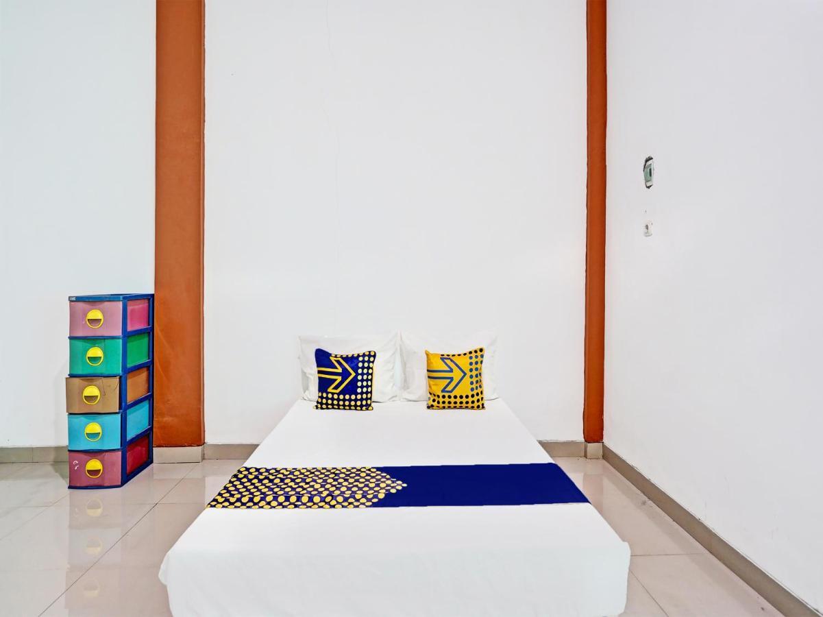 Hotel Oyo 92006 Kost Sejahtera Syariah Sidoarjo Esterno foto