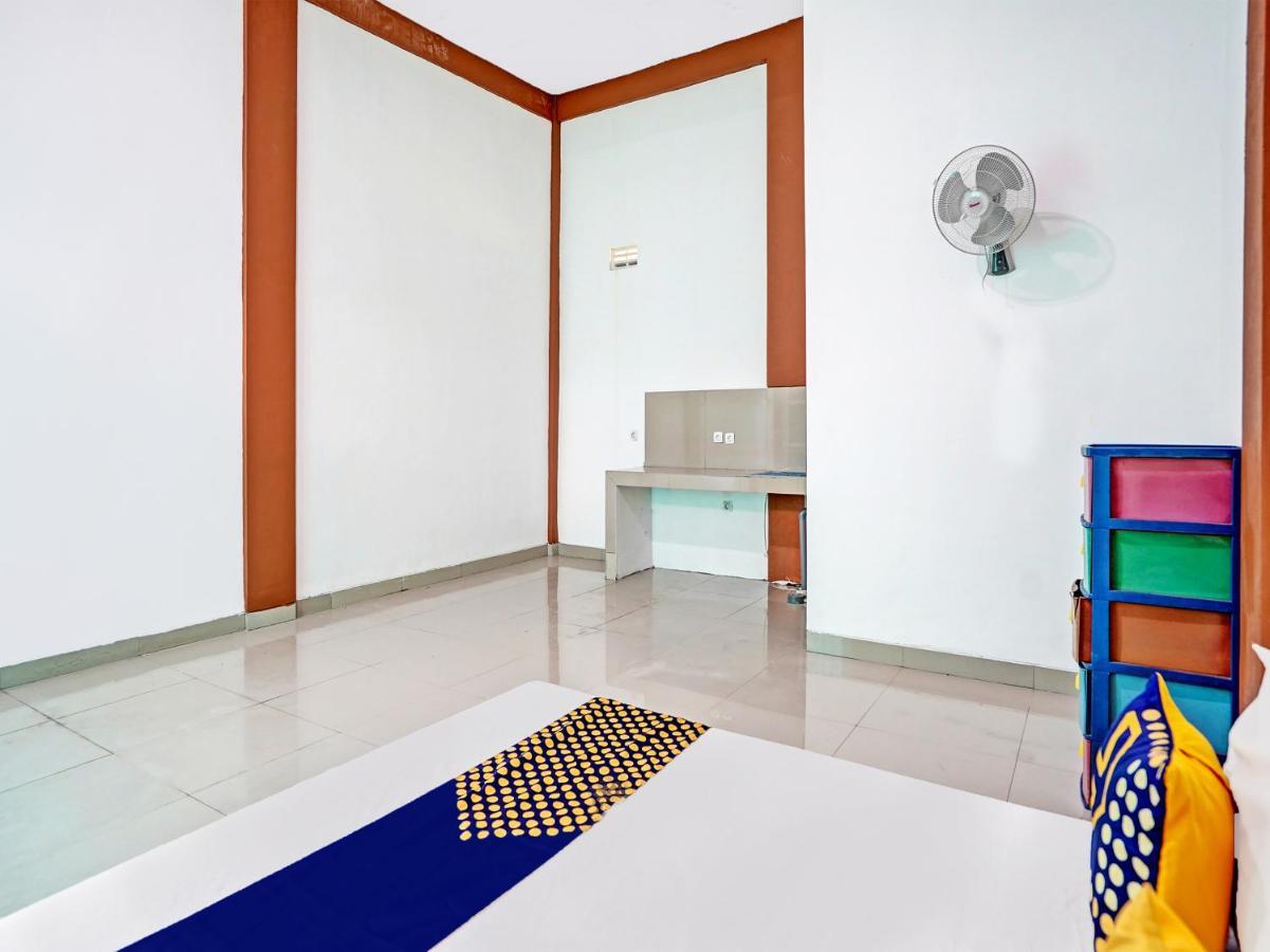 Hotel Oyo 92006 Kost Sejahtera Syariah Sidoarjo Esterno foto