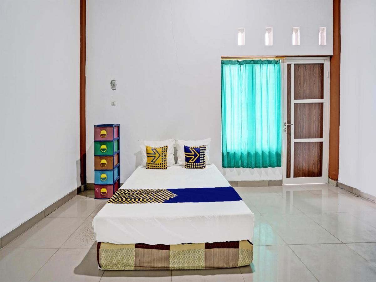 Hotel Oyo 92006 Kost Sejahtera Syariah Sidoarjo Esterno foto