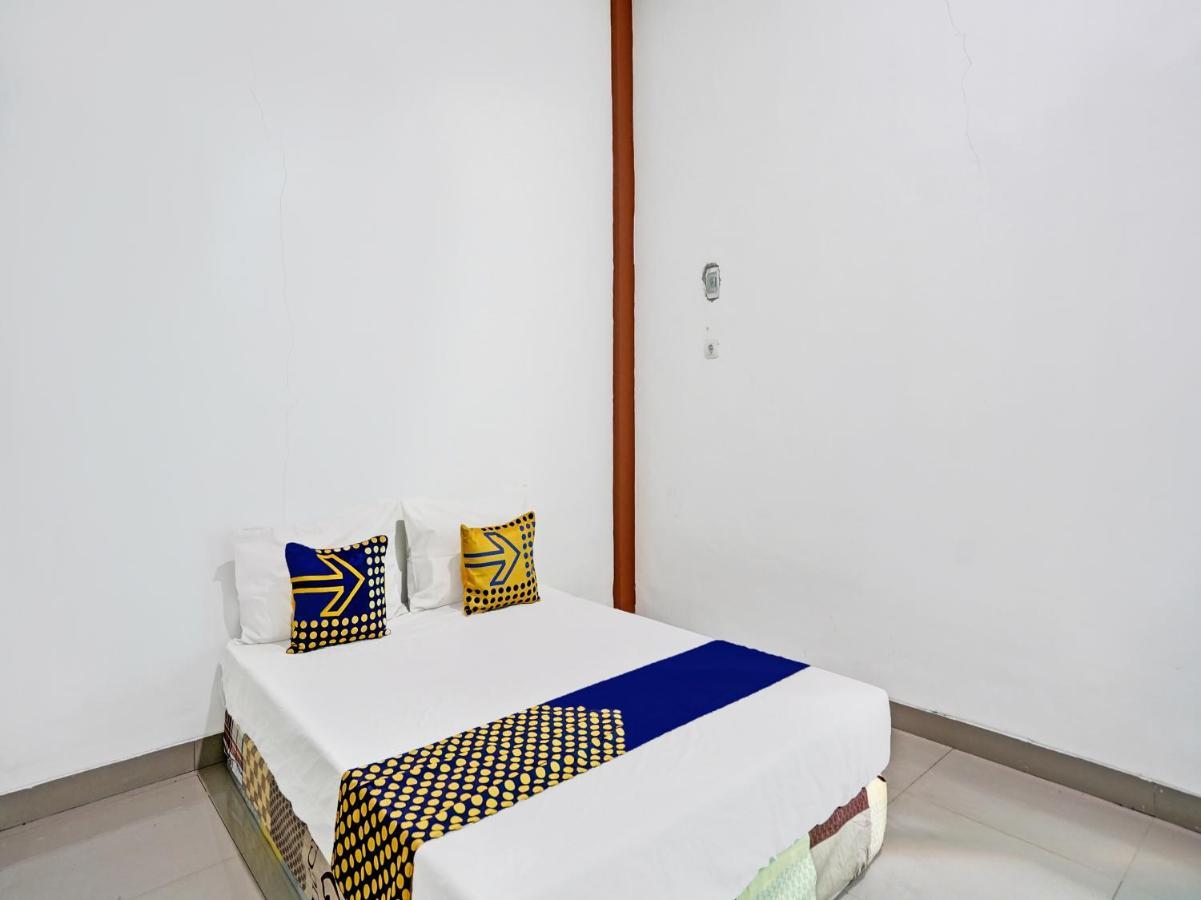 Hotel Oyo 92006 Kost Sejahtera Syariah Sidoarjo Esterno foto