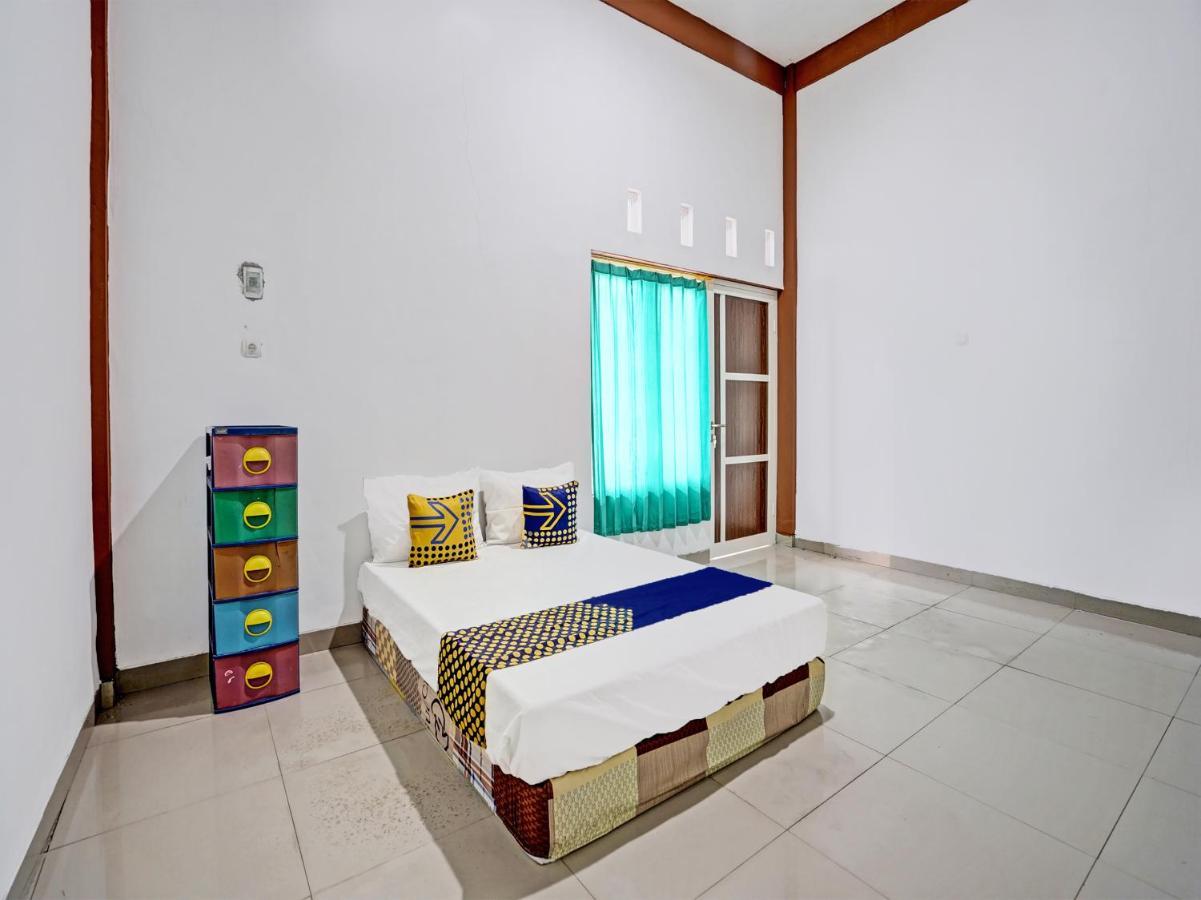 Hotel Oyo 92006 Kost Sejahtera Syariah Sidoarjo Esterno foto