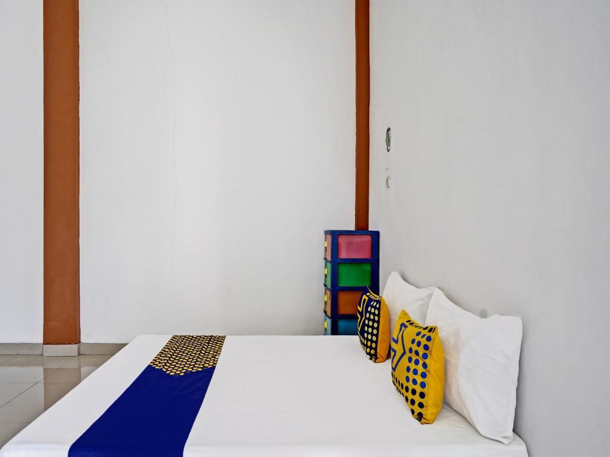 Hotel Oyo 92006 Kost Sejahtera Syariah Sidoarjo Esterno foto