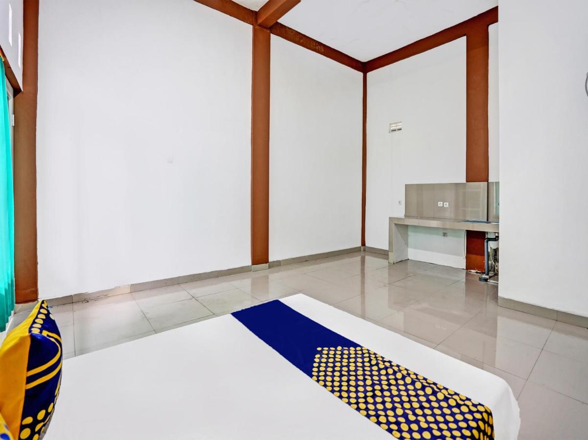 Hotel Oyo 92006 Kost Sejahtera Syariah Sidoarjo Esterno foto