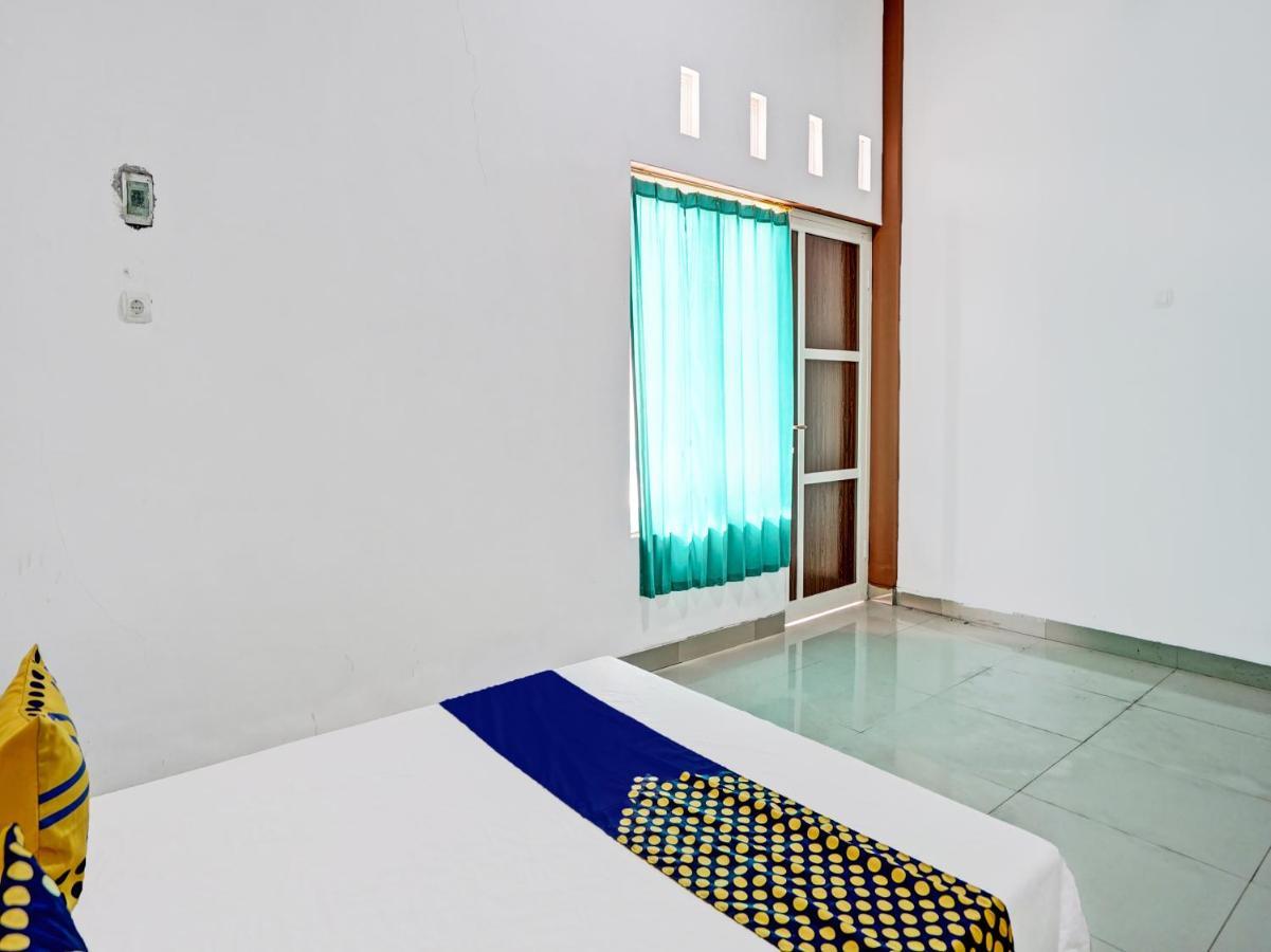 Hotel Oyo 92006 Kost Sejahtera Syariah Sidoarjo Esterno foto