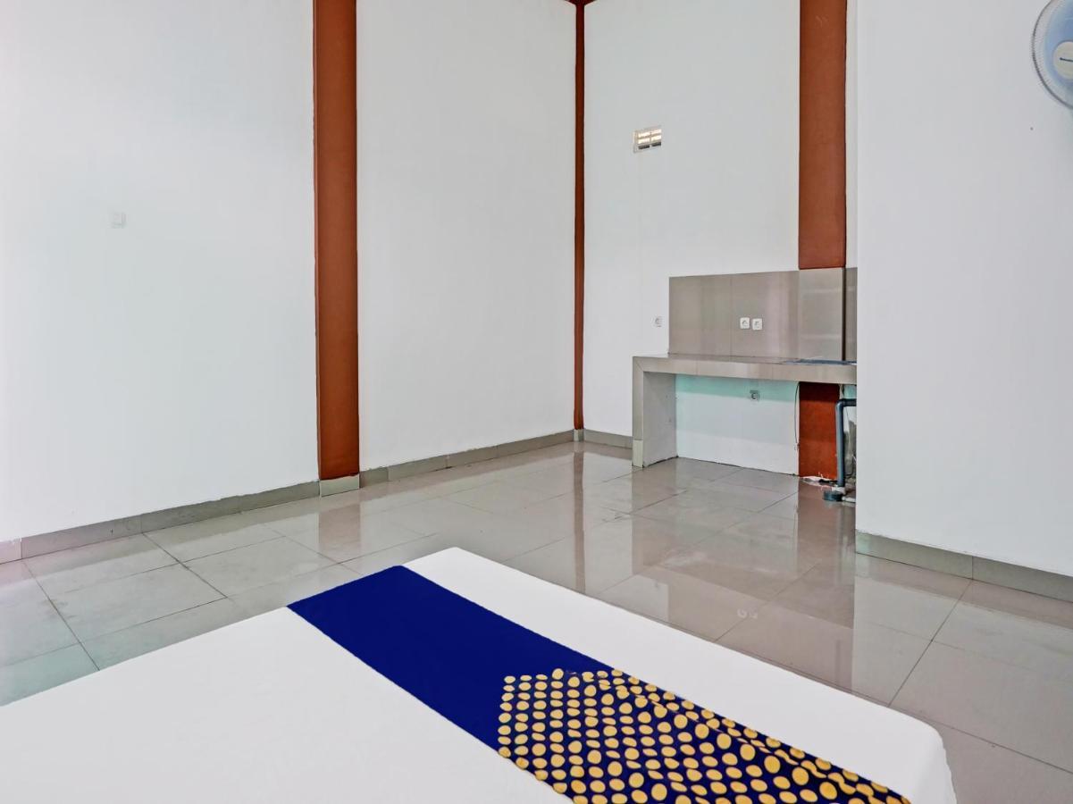 Hotel Oyo 92006 Kost Sejahtera Syariah Sidoarjo Esterno foto