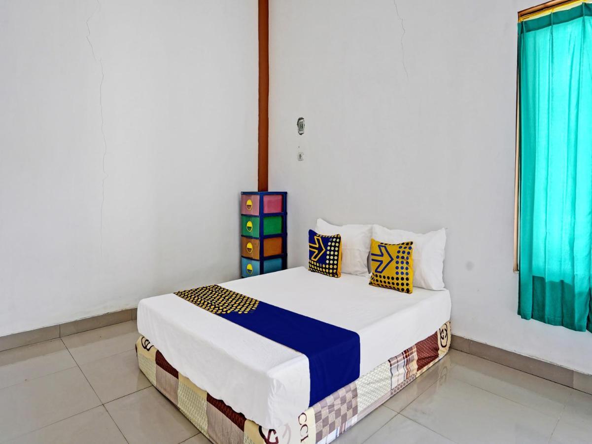 Hotel Oyo 92006 Kost Sejahtera Syariah Sidoarjo Esterno foto
