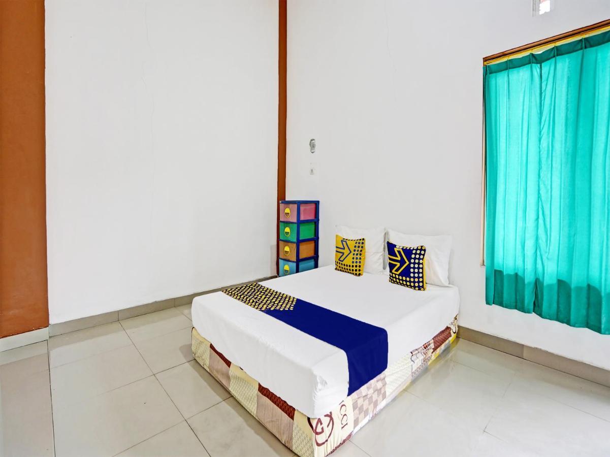 Hotel Oyo 92006 Kost Sejahtera Syariah Sidoarjo Esterno foto